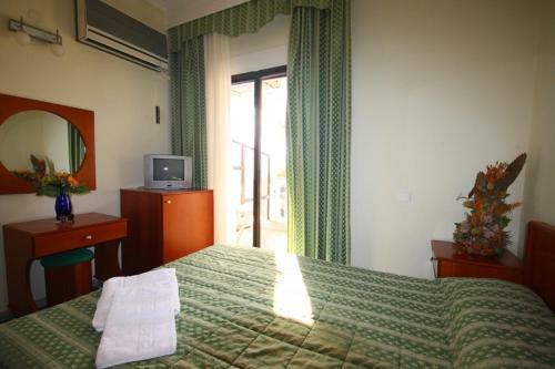 Hostal Cavo D' Oro