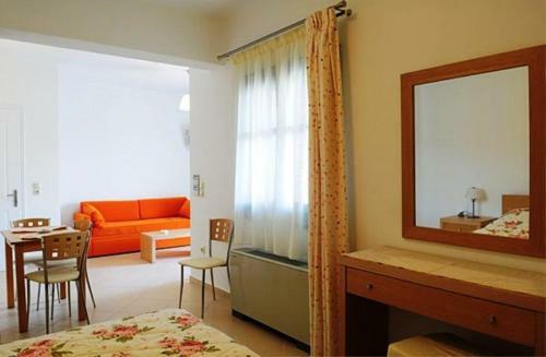 Aparthotel Augustis Suites