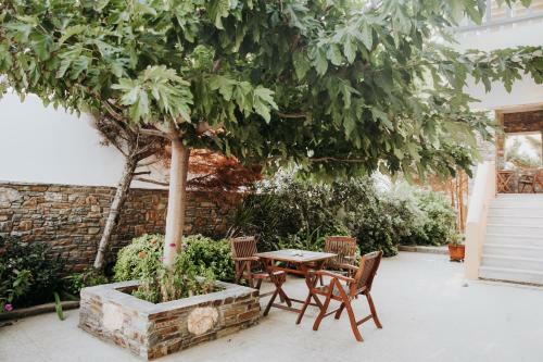 Aparthotel Augustis Suites