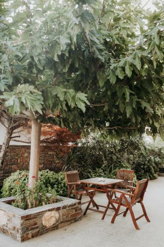 Aparthotel Augustis Suites
