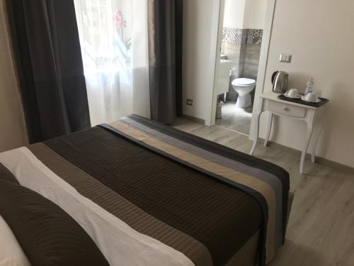 Hostal Angolo Di Roma Guest House