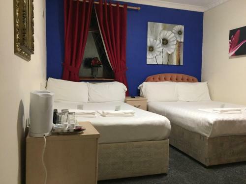 Hostal Fortuna House Hotel