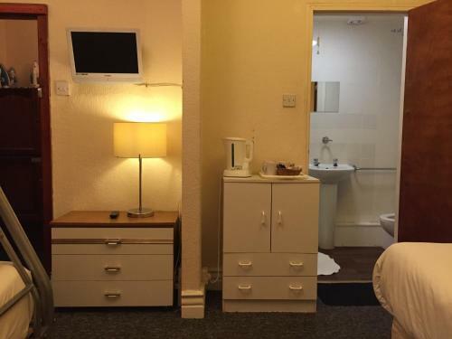 Hostal Fortuna House Hotel