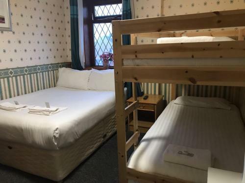 Hostal Fortuna House Hotel