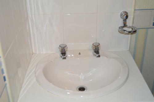 Hostal Fortuna House Hotel