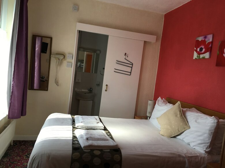 Hostal The Address