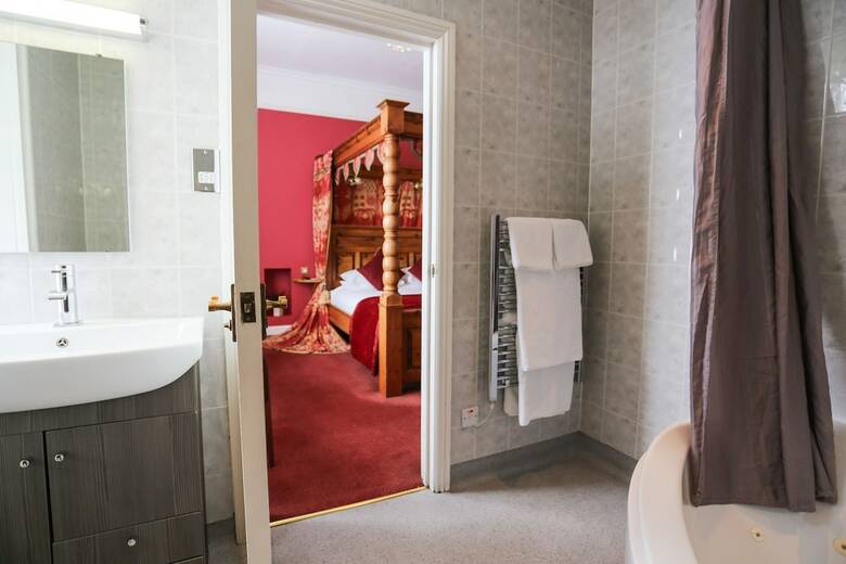 Royal Exeter Hotel