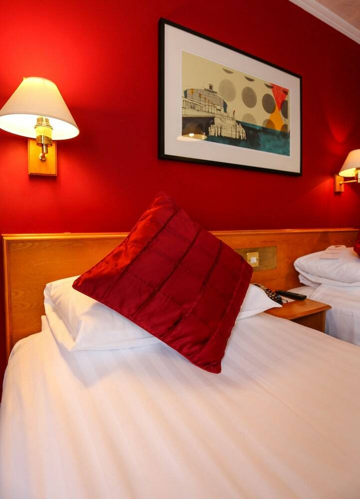 Royal Exeter Hotel