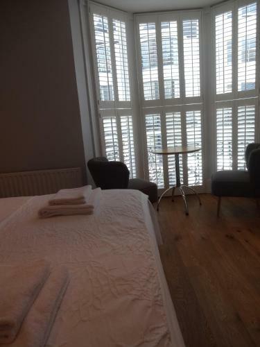 Hostal Aquarium Guest House