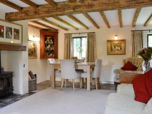 Cruck Cottage