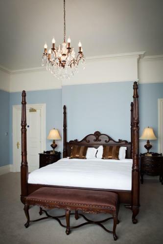 Hotel Manor By The Lake