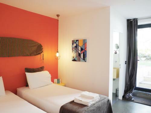 Hostal Bonvalot Guest House