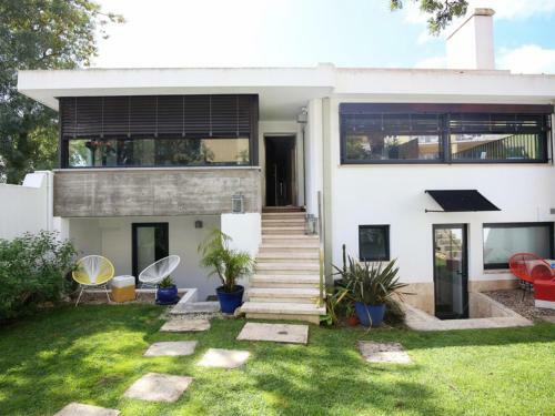 Hostal Bonvalot Guest House