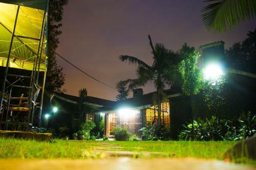 Hotel Bush House & Camp