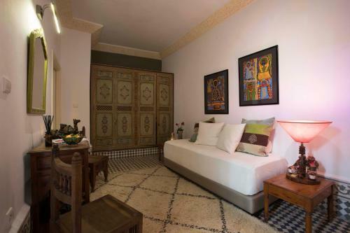 Riad Emotion