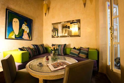Riad Emotion