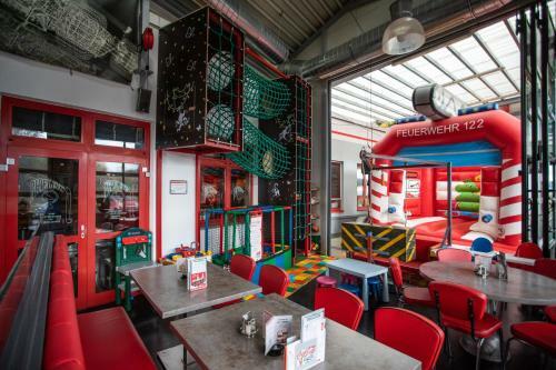 Avia Motel Gm�nd