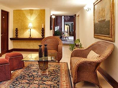 Los Abolengos, Grand Class Casona Hotel
