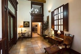 Los Abolengos, Grand Class Casona Hotel
