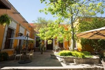 Los Abolengos, Grand Class Casona Hotel