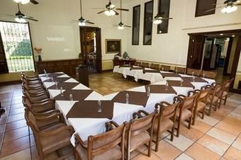 Los Abolengos, Grand Class Casona Hotel