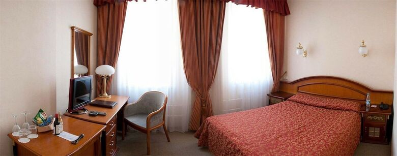 Ampir Belorusskaya Hotel
