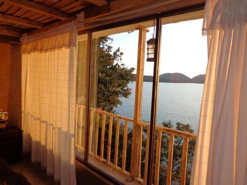Hotel Caba�as Zirahu�n Cuin