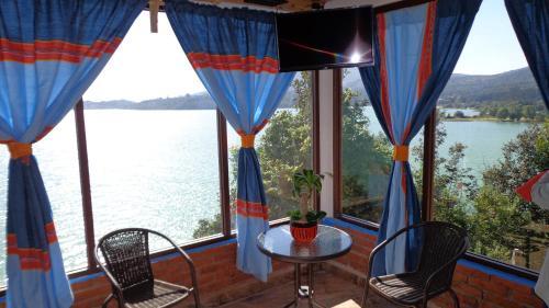 Hotel Caba�as Zirahu�n Cuin