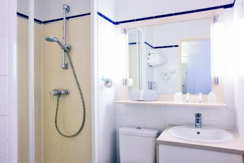 Hotel Kyriad Marseille Gemenos