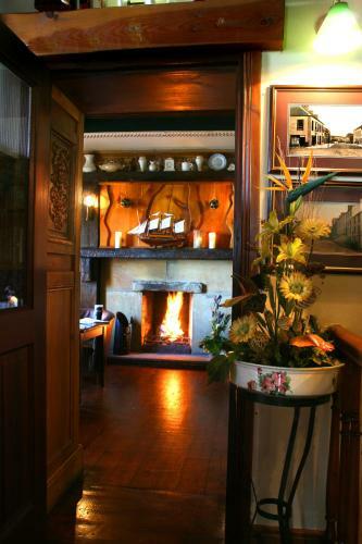 Bed & Breakfast Maddens Bridge Bar, Restaurant & Guesthouse