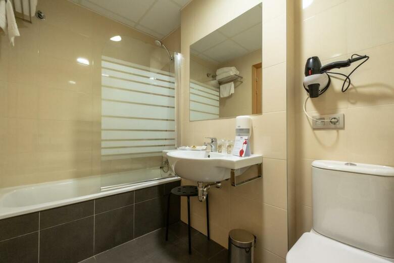 Hotel Abades Via Norte