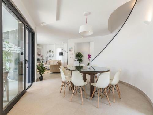 Five-bedroom Holiday Home In Biograd
