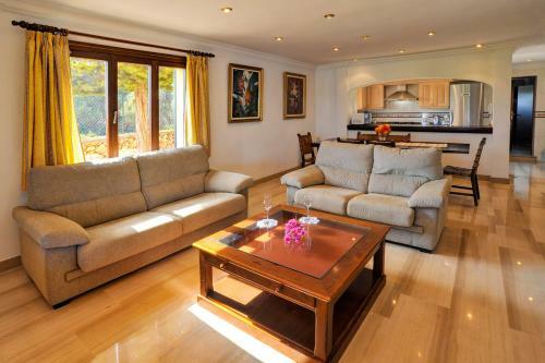 Cala Ferrera Villa Sleeps 10 Pool Wifi