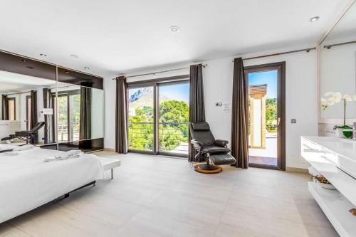 Cala San Vicente Villa Sleeps 8 Pool Air Con Wifi