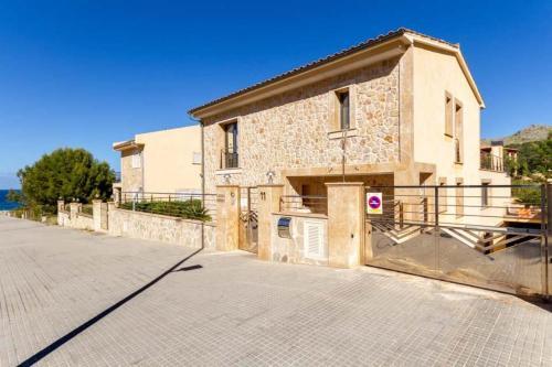 Cala San Vicente Villa Sleeps 8 Pool Air Con Wifi