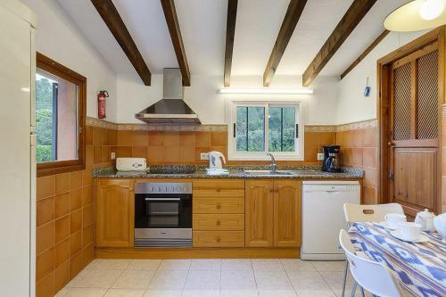 Cala San Vicente Villa Sleeps 6 Pool Air Con Wifi