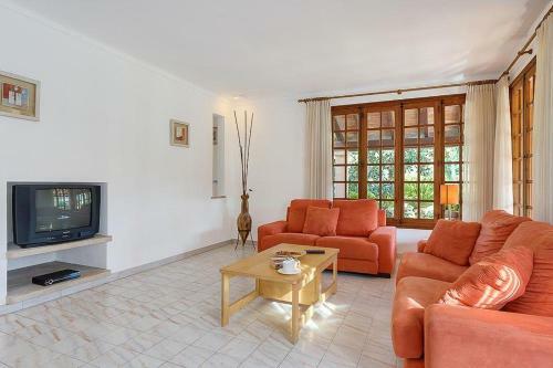 Cala San Vicente Villa Sleeps 6 Pool Air Con Wifi