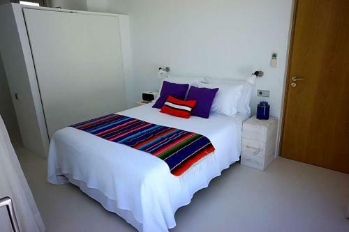 Cala Tarida Villa Sleeps 12 Pool Air Con Wifi