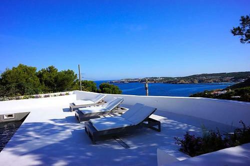 Cala Tarida Villa Sleeps 12 Pool Air Con Wifi