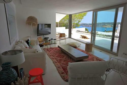 Cala Tarida Villa Sleeps 12 Pool Air Con Wifi
