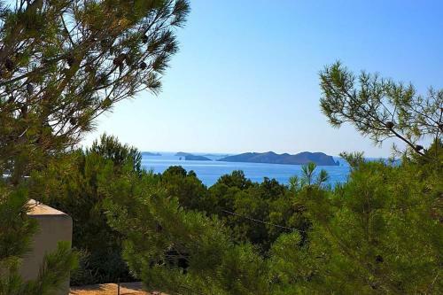 Cala Tarida Villa Sleeps 12 Pool Air Con Wifi