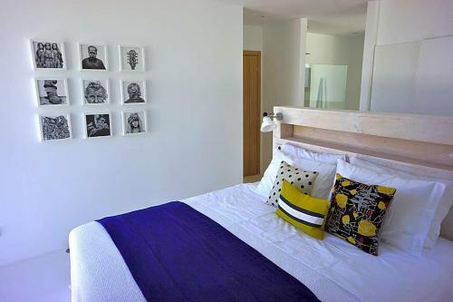 Cala Tarida Villa Sleeps 12 Pool Air Con Wifi