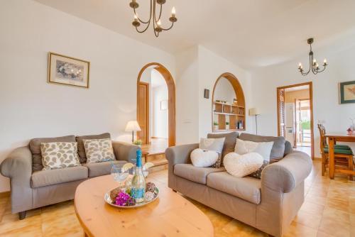 Alcanada Villa Sleeps 6 Pool Air Con Wifi