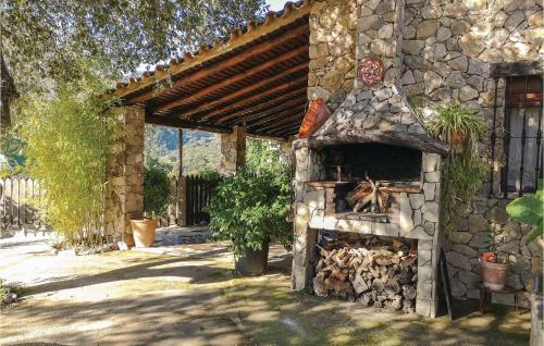 Three-bedroom Holiday Home In Algatocin