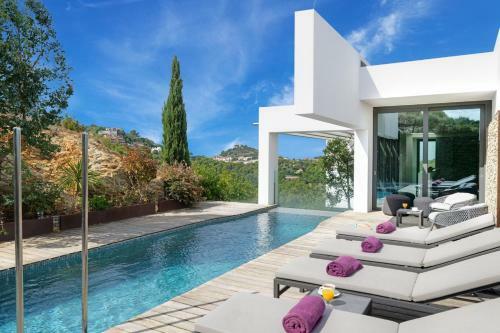 Begur Villa Sleeps 8 Pool Air Con Wifi