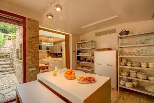 Begur Villa Sleeps 6 Pool Wifi