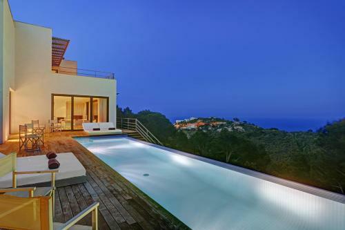 Begur Villa Sleeps 10 Pool Air Con Wifi