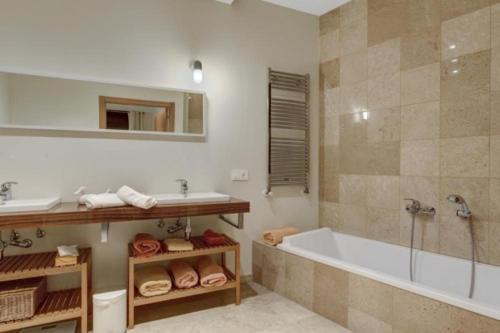 Begur Villa Sleeps 10 Pool Air Con Wifi