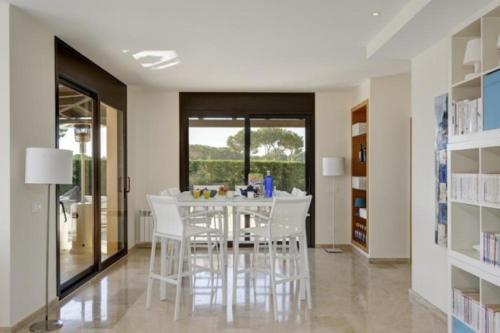 Begur Villa Sleeps 10 Pool Air Con Wifi