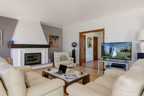 Begur Villa Sleeps 6 Pool Wifi